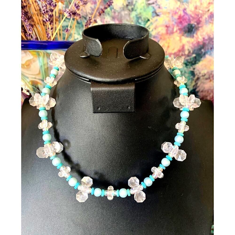 Vintage Aqua Blue Flower artsy Necklace, in Silver tone, Unsigned